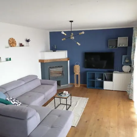 Apartman Leni דירה *